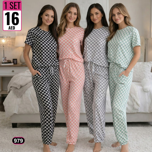 Women’s Checkered Pajama Set – 979